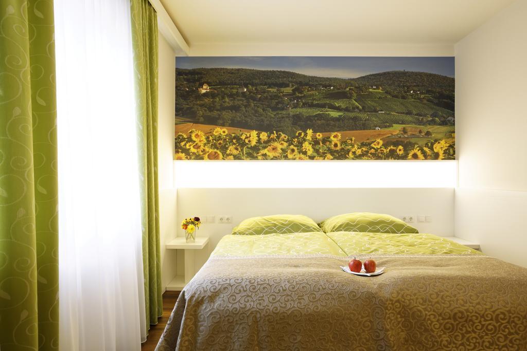 Gasthof Pack "Zur Lebing Au" Hartberg Kamer foto