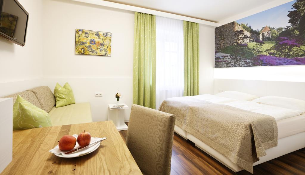 Gasthof Pack "Zur Lebing Au" Hartberg Kamer foto
