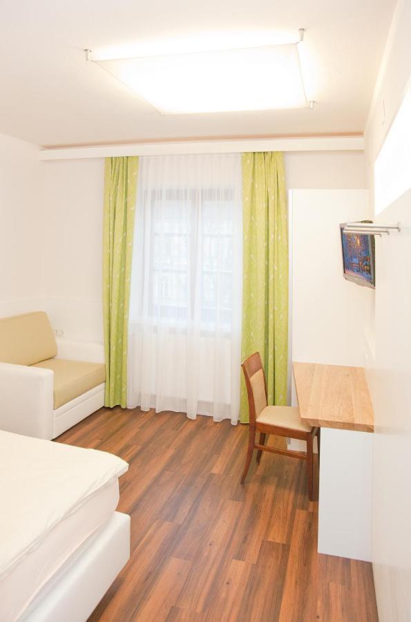 Gasthof Pack "Zur Lebing Au" Hartberg Kamer foto